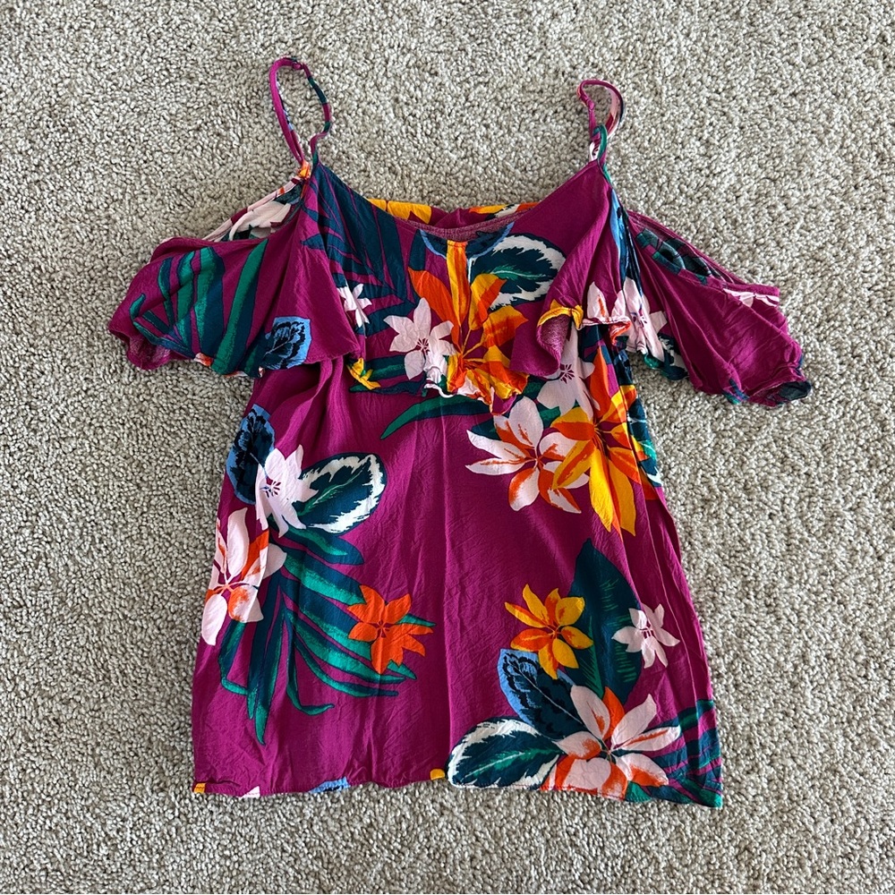 Old Navy— Off shoulder floral top